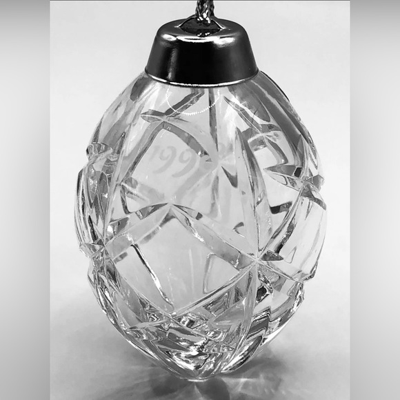 1998 2nd Edition Madison Ave 24% Lead Crystal Ornament Making Spirits Bright 3” - Picture 3 of 4